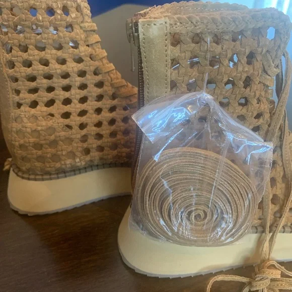 💫HP‼️💫 NIB FREE PEOPLE Luca Lace-up Sandal in Tan, Sizes 6.5 & 8 - Picture 10 of 12